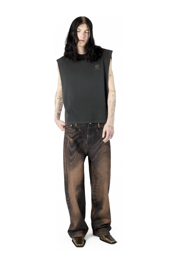 DISTORTED PRINT LOOSE JEANS Loose-Fit-Jeans mit verzerrtem Print<br/>Braun-Schwarz