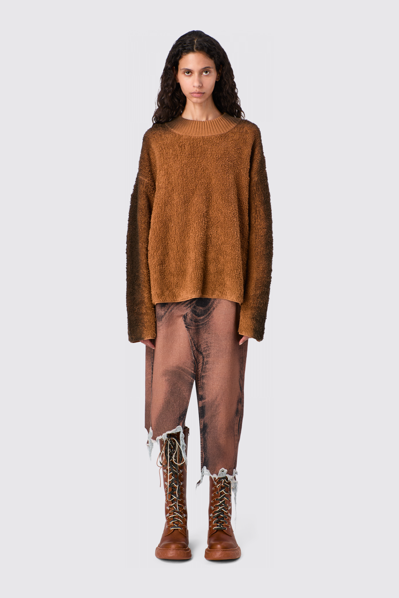 DISTORTED PRINT DENIM SKIRT Asymmetrischer Jeansrock in Braun und Schwarz